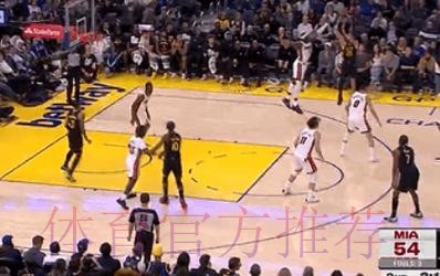 库里次节末找回手感连中2记三分,勇士领先热火6分 库里次节末找回手感连中2记三分,勇士领先热火6分